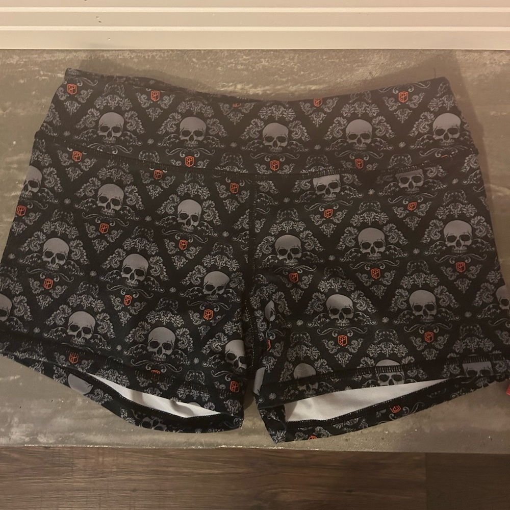 Skull shorts